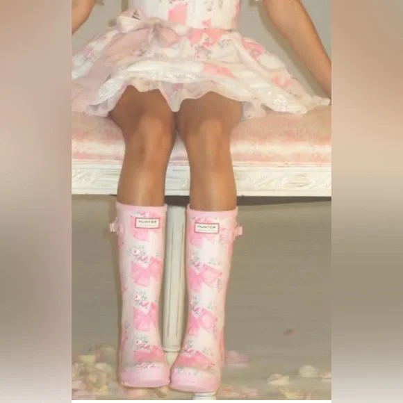 Love shack fancy collab x Hunter rainboots - sz 5 big kids - Picture 3 of 15